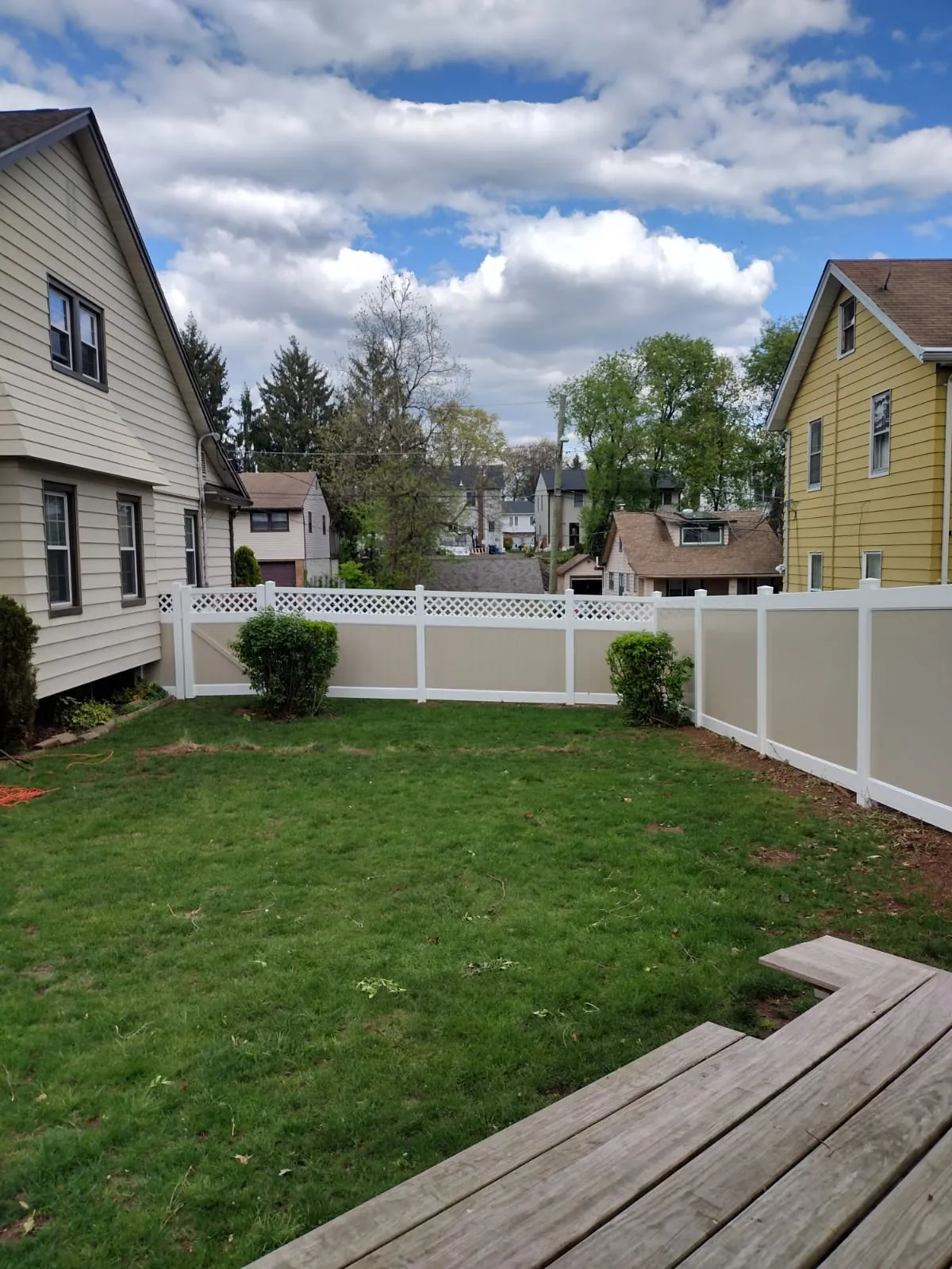 Vinyl fence installation in Cranford, NJ